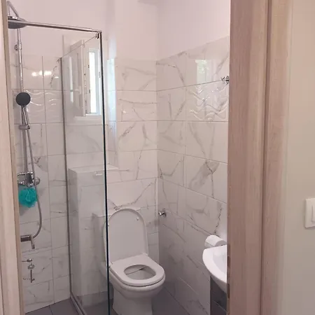 דירה Roula's Beach House *
