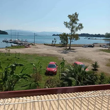 דירה Roula's Beach House גאוביה